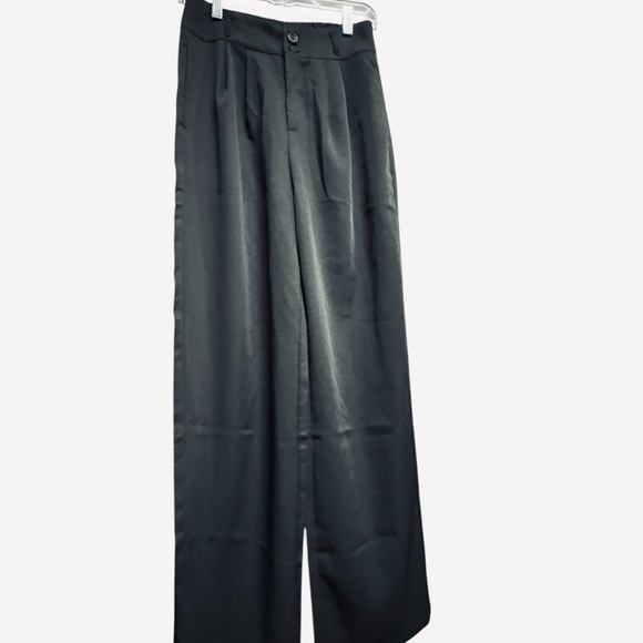 HALARA Pants - Halara High Waist Black Wide Leg Pleated Trousers Chic Elegance Stretch M